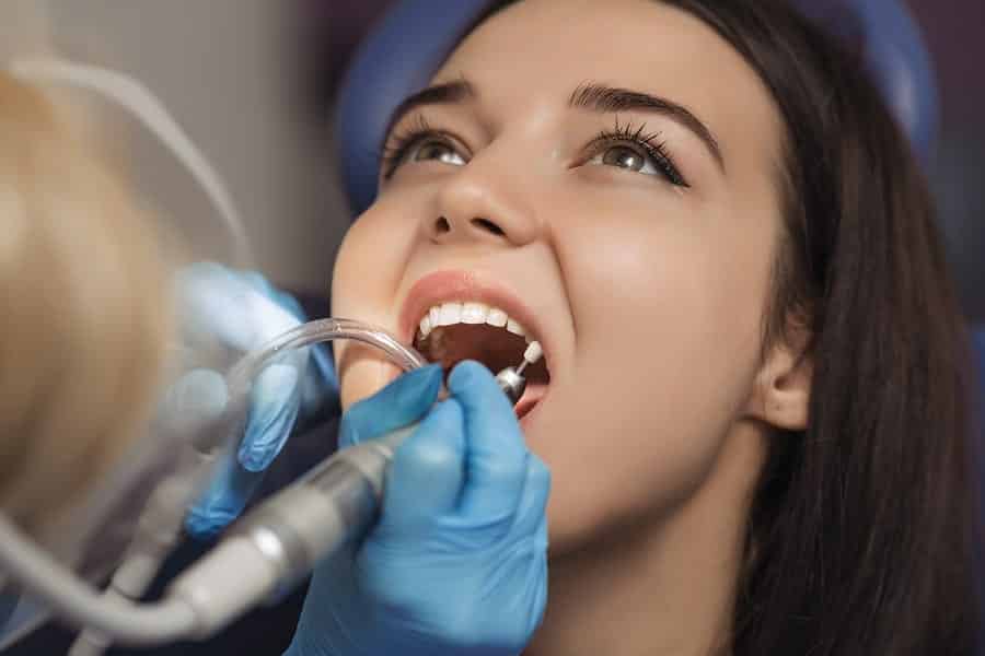 Гигиеническая чистка зубов Томск Трудовая набережная ушайки 6 томск стоматология